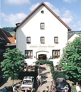 Frontansicht Gasthof zum Grnen Baum im Ortsteil Dittigheim